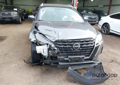 2023 Nissan Kicks Sv Xtronic Cvt z USA, uszkodzony, nr VIN 3N1CP5CV3PL494674